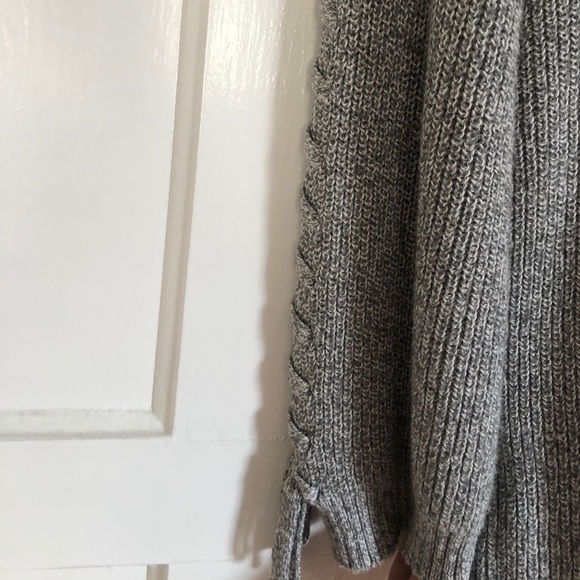 American Eagle Gray Sweater - Picture 3 of 4